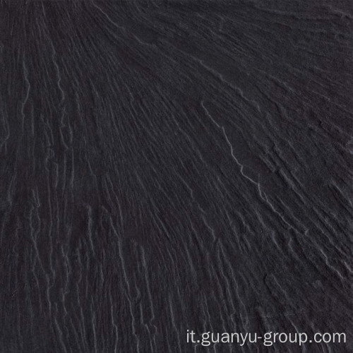 Roccia nera superficie gres porcellanato rustico